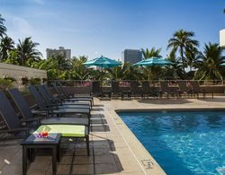 Doubletree Alana Waikiki Havuz