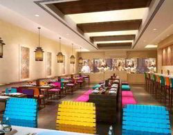 DoubleTree by Hilton Hotel & Residences Dubai Genel