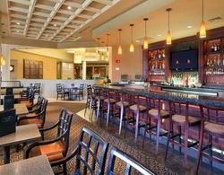 Doubletree Hotel Overland Park-Corporate Woods Bar