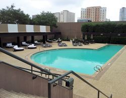 DoubleTree Hotel & Suites Houston by the Galleria Havuz