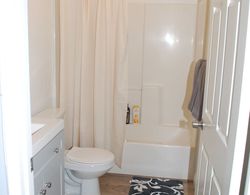 Downtown LA Comfortable Bedrooms Banyo Tipleri