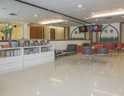 d'primahotel Airport Jakarta 1 Yerinde Yemek