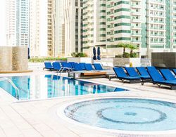 Dream Inn Dubai Apartments-Princess Tower Marina Havuz