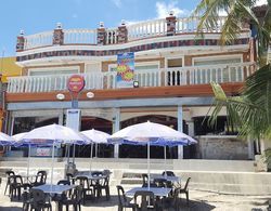 Dreamwave Hotel Puerto Galera Dış Mekan