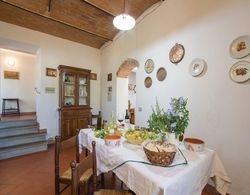 Dreamy Holiday Home in San Casciano Val di Pesa With Garden Mutfak