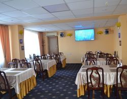 Hotel Druzhba Yerinde Yemek