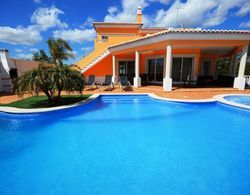 Villa Duma With Private Pool and Jacuzzi Which can be Heated Oda