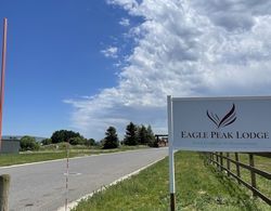 Eagle Peak Lodge & Cabins Dış Mekan
