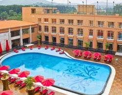 Easeland Hotel Havuz