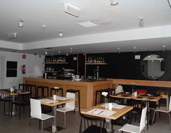 Eco Alcala Suites Bar
