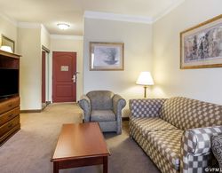 Econo Lodge  Inn & Suites Genel