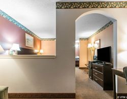 Econo Lodge Inn & Suites I-65 Genel