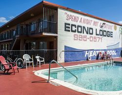 Econo Lodge North Fort Myers Havuz