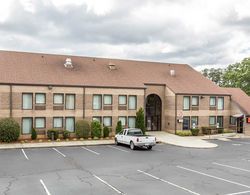 Econo Lodge & Suites Southern Pines Genel