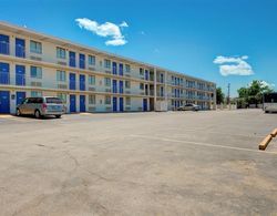 Economy Hotel Plus Otopark