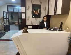 Edge Hotel Raipur Lobi