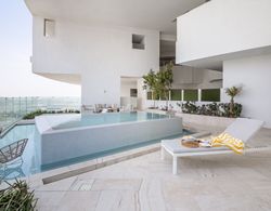 Elegant 2BR Apartment in The Five w/ Private Pool İç Mekan
