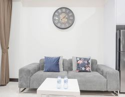 Elegant And Comfy 2Br At Permata Hijau Suites Apartment İç Mekan