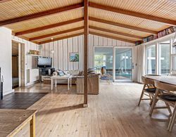 Elegant Holiday Home in Hadsund With Sauna İç Mekan