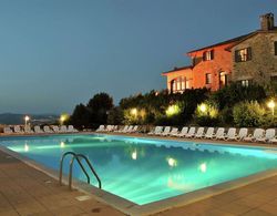 Elegant Apartment in Passaggio di Bettona With Swimming Pool Öne Çıkan Resim