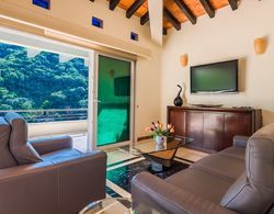 Elegant Suite With Beach View İç Mekan