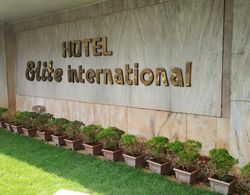 Hotel Elite International Thrissur Dış Mekan