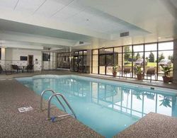 Embassy Suites by Hilton Cleveland Beachwood Havuz