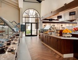 Embassy Suites by Hilton Scottsdale Yeme / İçme