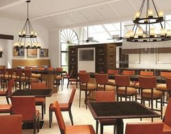 Embassy Suites by Hilton Scottsdale Yeme / İçme