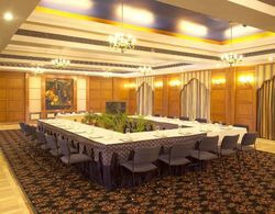 Empires Hotel Paradip İç Mekan