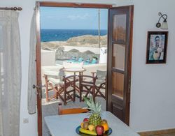 En Plo Boutique Suites Master Suite With Sea View 5 pax Oda