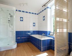 Enchanting Holiday Home in Hockay With a Bubble Bath Banyo Tipleri