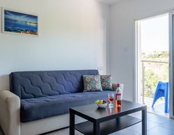 Enjoyable, Bright, and Lively Apartment in Sunny Ayia Napa All Yours İç Mekan
