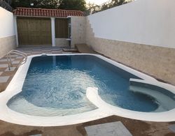 Villa Ensueño - House with Pool & Hot Tub Oda Düzeni