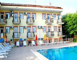 Ertek Hotel Havuz