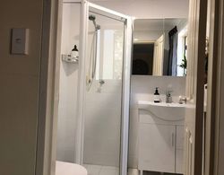 Escape to Strathfield for 8 guests Banyo Tipleri