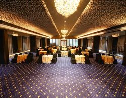 Essentia Luxury Hotel Indore Genel
