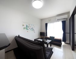 EX Itoman Apartment 603 Oda Düzeni