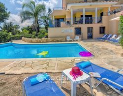 Exceptional Large Villa, Private Heated Pool, Complete Privacy, Prime Location Havuz