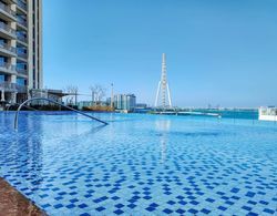 Exclusive Sea View Apartment on the Arabian Gulf Oda