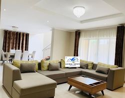 Executive 3 Bedroomed Fully Furnished Apartment for Rent in Salama Park İç Mekan