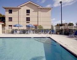 Extended Stay Deluxe Universal Havuz