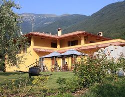 Fabulous Cottage in Arco near Lake Dış Mekan