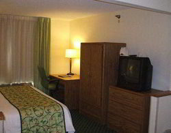 Fairfield Inn & Suites Terre Haute Genel