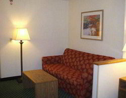 Fairfield Inn & Suites Terre Haute Genel