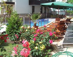 Family Hotel Kandrovi Dış Mekan