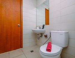 Fancy And Nice Studio Apartment At Woodland Park Residence Banyo Tipleri