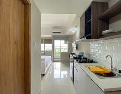 Fancy Studio Apartment At Gateway Park Lrt City Bekasi Oda Düzeni