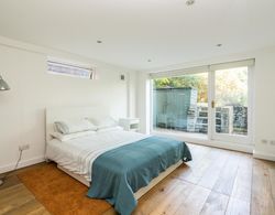 Fantastic 3 Bedroom Flat West Hampstead Mülk Olanakları
