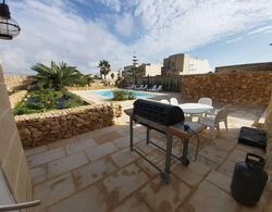 Farmhouse Villa in Gozo With Large Pool & Garden Dış Mekan